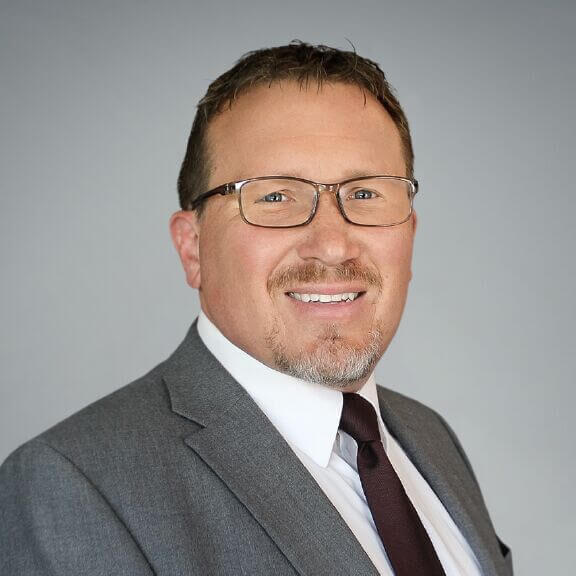 Hegreness-Ryan_HEADSHOT_Cropped-Square-576x576px (3)